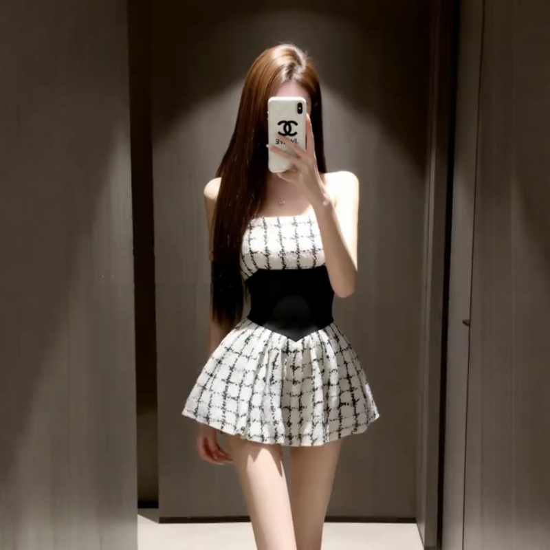 Sexy One-Shoulder Plaid Tube Top Dress for Women, Summer Hot Girl Style, Design with Waist Slimming Effect, A-Line Short Skirt
