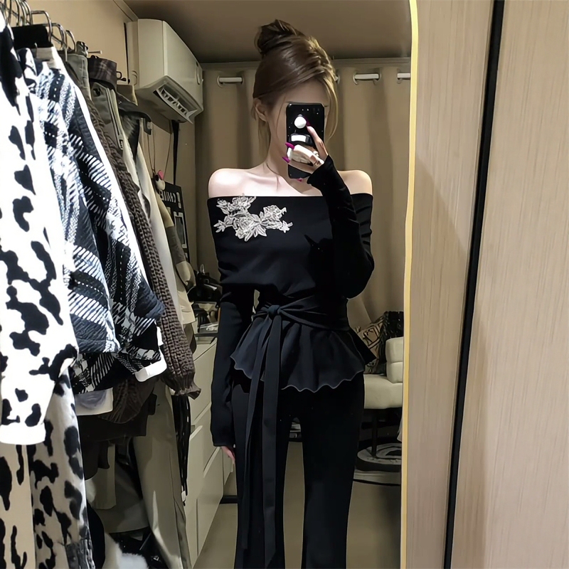 High-End Chinese-Style Embroidered Irregular One-Shoulder Top for Women, Early Autumn New Sexy Off-Shoulder Long-Sleeve T-Shirt High-End Chinese-Style Embroidered Irregular One-Shoulder Top for Women, Early Autumn New Sexy Off-Shoulder Long-Sleeve T-Shirt