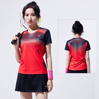 Роза красная