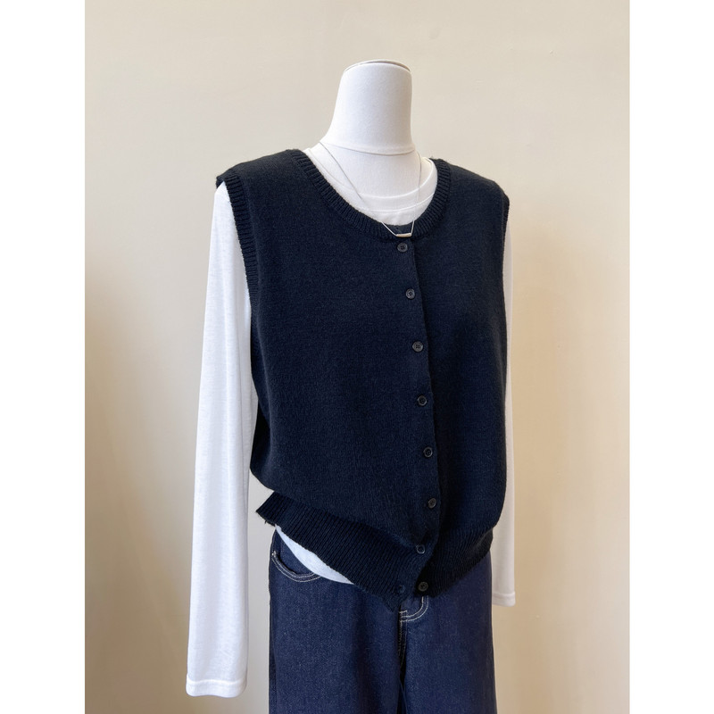 Black Layered Wool Knit Vest for Women, Autumn Korean Style Loose Sleeveless Cardigan Top Black Layered Wool Knit Vest for Women, Autumn Korean Style Loose Sleeveless Cardigan Top