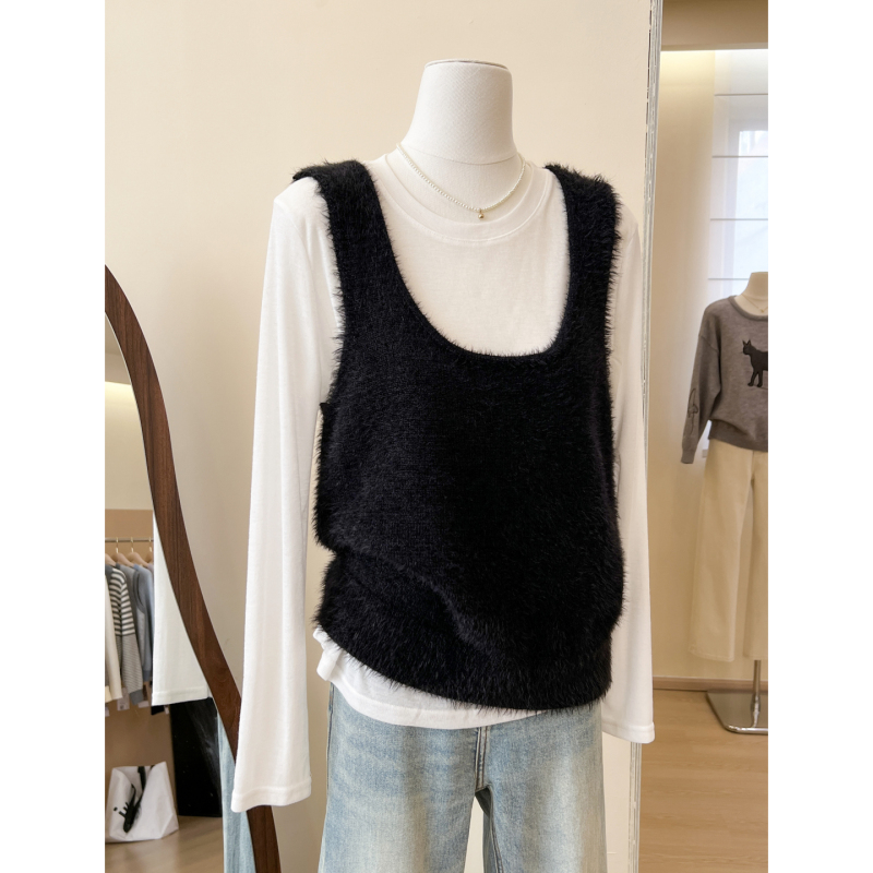 Furry Black U-Neck Knitted Vest, Autumn and Winter High-End Layered Outerwear, Sweater, Sleeveless Vest Top Furry Black U-Neck Knitted Vest, Autumn and Winter High-End Layered Outerwear, Sweater, Sleeveless Vest Top
