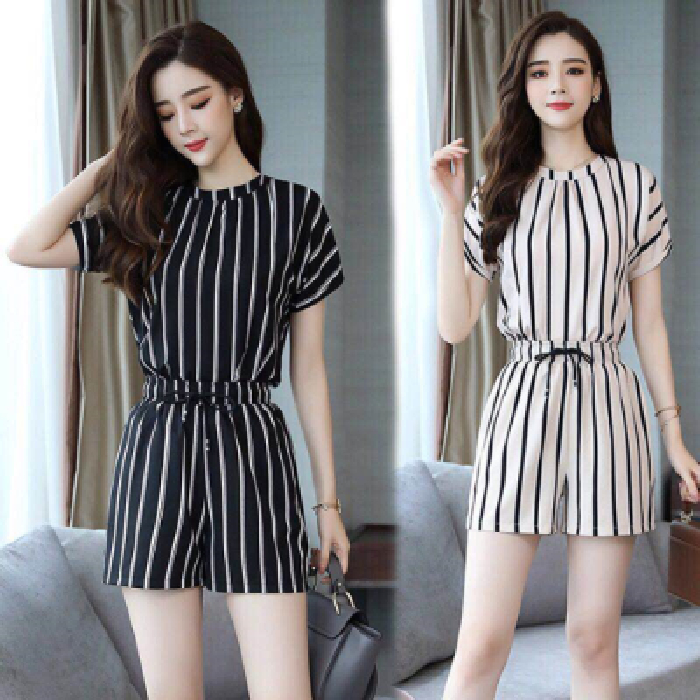 Striped suit women's 2020 new summer temperament hot pants Korean version slim fashion vertical strip two piece one piece suit fashion