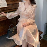 Розовое осеннее платье, небольшая юбка, французский стиль, V-образный вырез, коллекция 2023, популярно в интернете