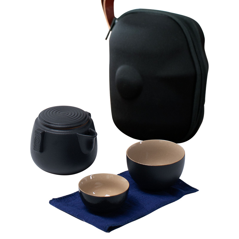 Japanese travel tea set of black suit a pot of two cups of portable package two people doing mercifully kung fu ceramic teapot tea