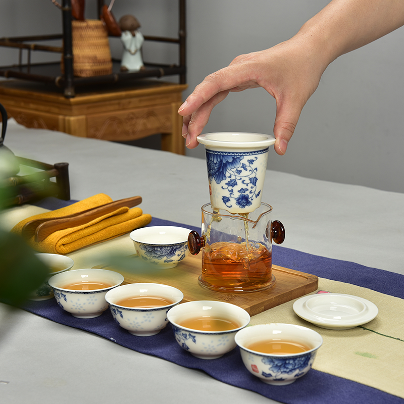 Blue and white porcelain glass ceramic kung fu tea tea ware ears travel tea set dry terms plate simple portable package