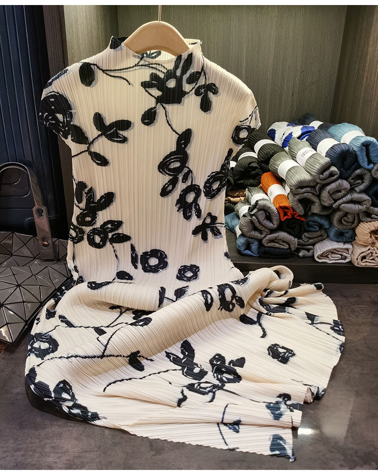 Đầm maxi nữ cổ đứng tay ngắn in họa tiết xếp ly xẻ tà — Màu đen, Màu xanh lá, Màu mơ chi tiết 6