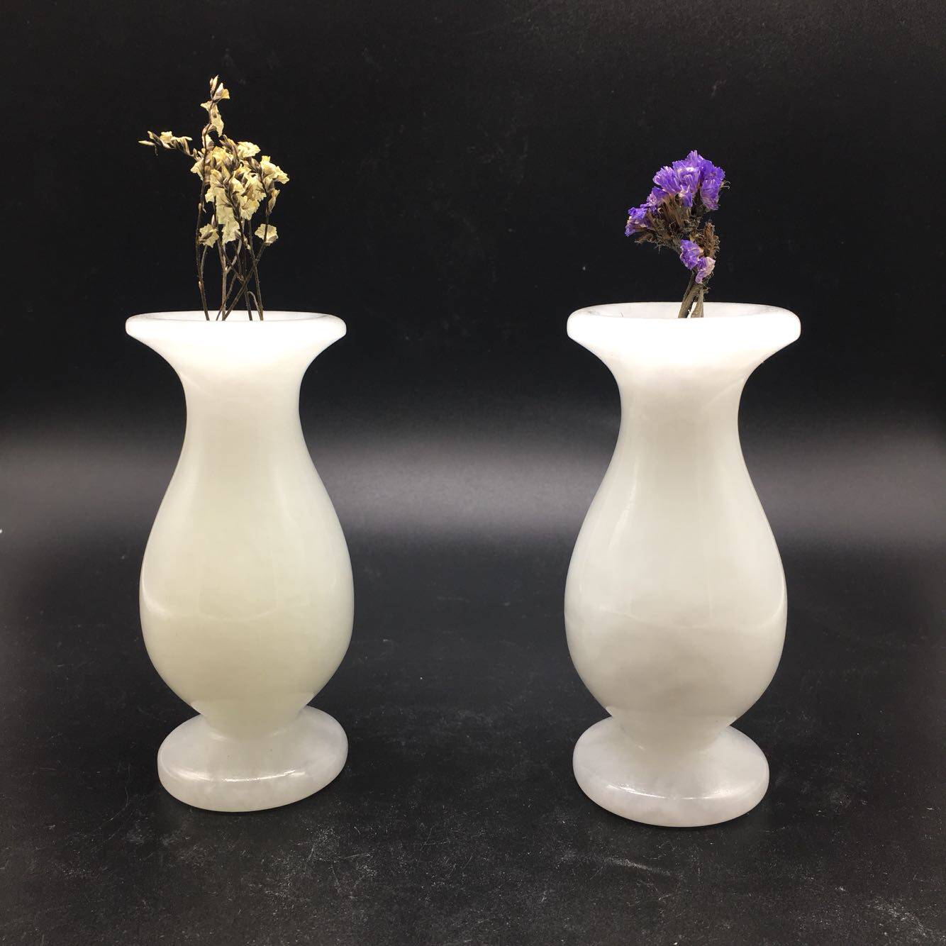 Exquisite small vase natural light-transmitting jade tea table desk small ornament tea pet jewelry white jade