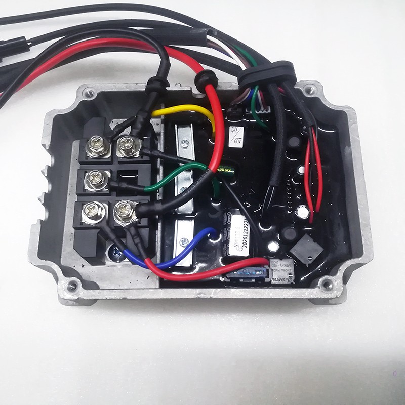 Four-wheel electric vehicle water cooling 153CC booster starter smart frequency conversion controller die casting integral 60V72V