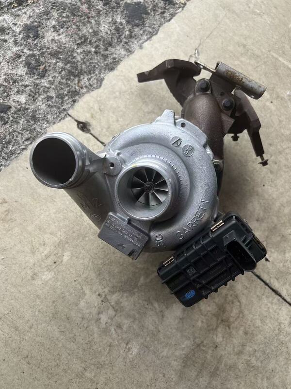 Original Factory-Disassembled Mercedes-Benz 164 166 642 3.0t Turbocharger, Original Turbocharger Original Factory-Disassembled Mercedes-Benz 164 166 642 3.0t Turbocharger, Original Turbocharger