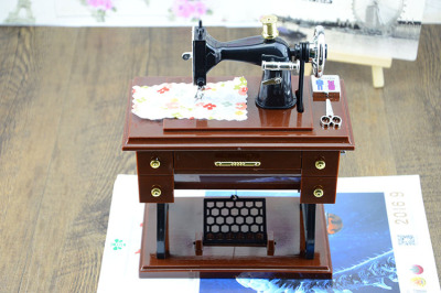 taobao agent ｝ Sewing machine on AZONE LICCA Xinyi Doll Peach BJD6 points to use sewing machine