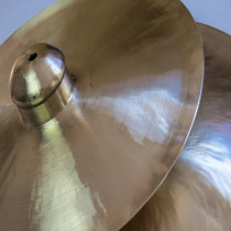 National musical instrument 28cm large and large brass cymbals loud brass cymbals sound bigongs and drums dedicated brass cymbals dubbing brass cymbals