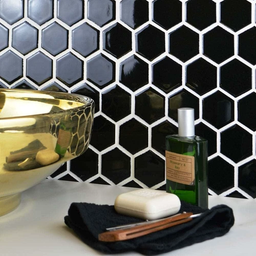 Белая керамическая мозаика, шестиугольные нескользящие накладки на углы, скандинавский стиль