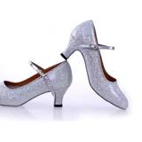 Uyghur Этнические бальные бальные танце