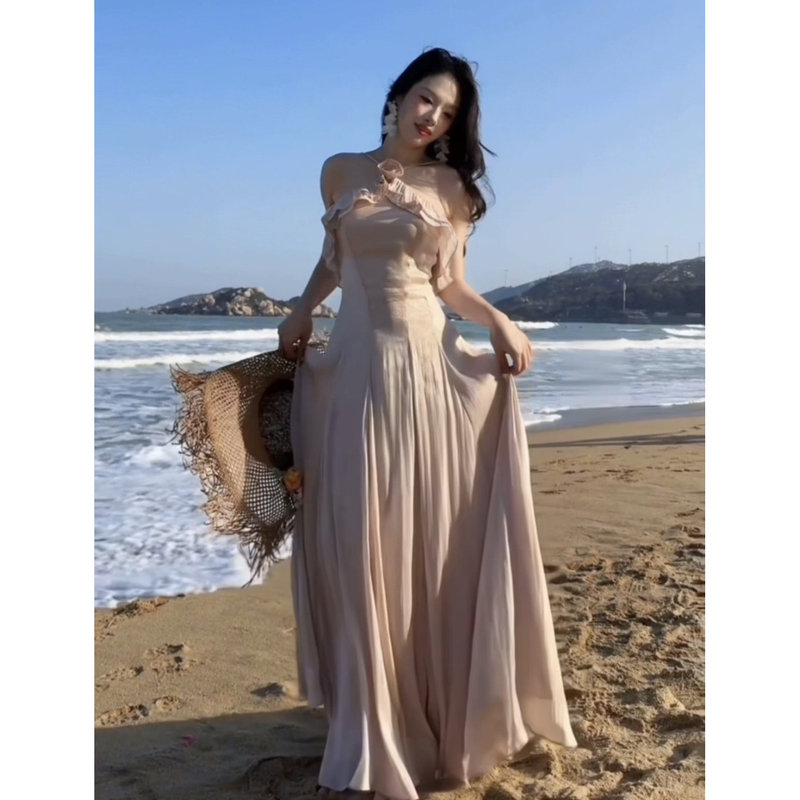 Dana Halter Neck Long Dress, Strapless High-Waisted Dress, Sleeveless A-Line Dress, Waist-Cinching High-End Ruffle Dress