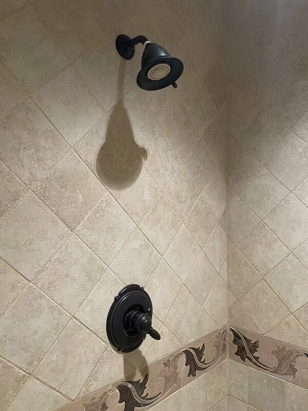 Delta/Delta/Donda Victoria Couple Shower Accessories, Etc Delta/Delta/Donda Victoria Couple Shower Accessories, Etc