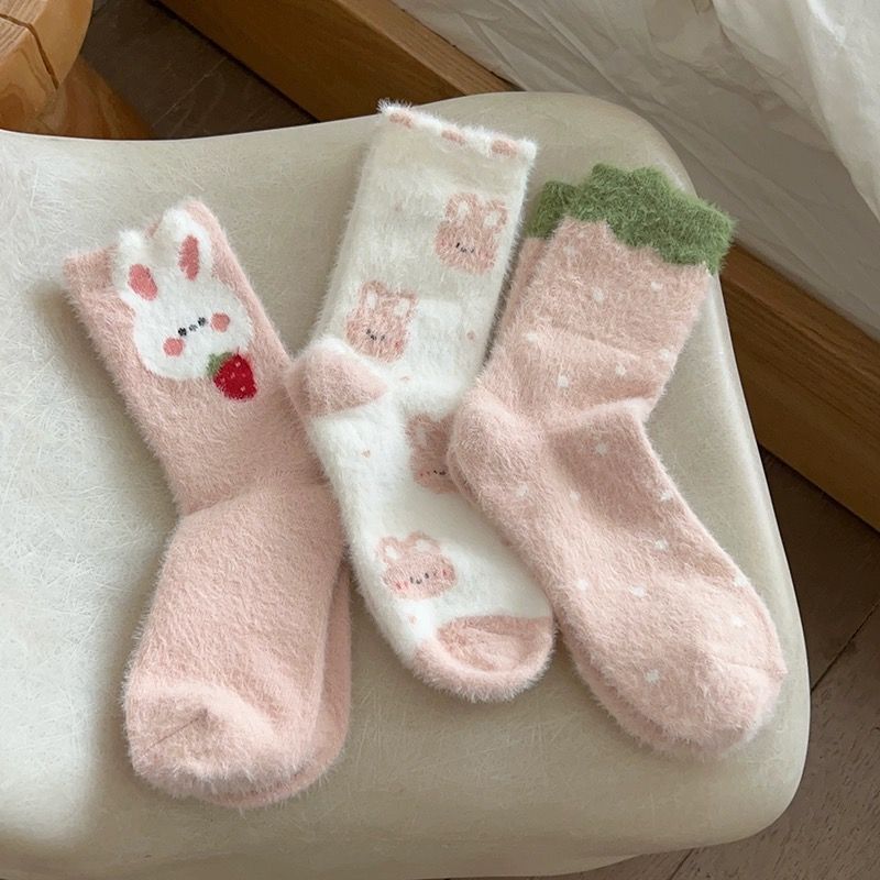 Girls' Mink Velvet Socks for Autumn and Winter, Thickened and Warm, Sleep Socks, Floor Socks, Plush Pink Strawberry Rabbit Velvet Mid-Calf Socks Girls' Mink Velvet Socks for Autumn and Winter, Thickened and Warm, Sleep Socks, Floor Socks, Plush Pink Strawberry Rabbit Velvet Mid-Calf Socks