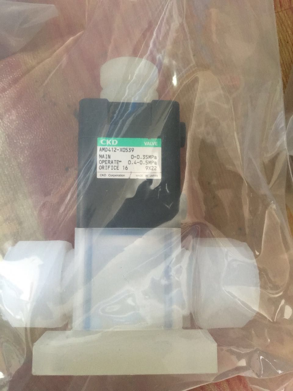 CKD VALVE AMD412-X0539 MAIN 0-0 35MPA OPERATE 0 4-0 5MPA