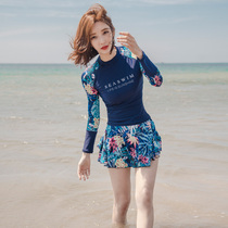 Long-sleeved long-size swimsuit female fat mm sexy cover belly show thin points body hot spring net red conservative 2021 new swimsuit