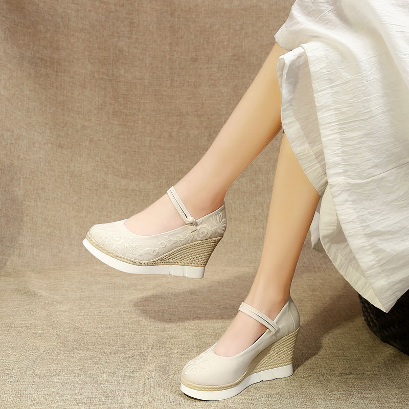 Spring Thick-Soled Height-Increasing Traditional Style Shoes for Women, Hanfu Shoes with High Heels, Chinese-Style Wedge-Heeled Embroidered Cloth Shoes to Match with Traditional Chinese Clothing