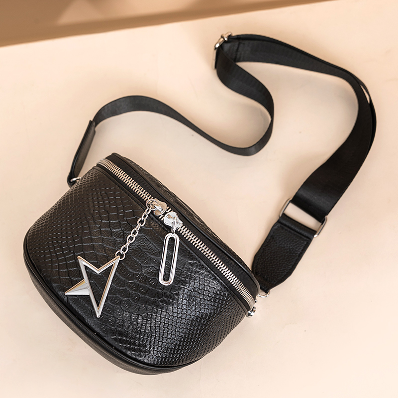 Head Layer Bull Leather Chest Bag 2021 New Tide Single Shoulder Inclined Satchel Star Tong Genuine Leather Girl Bag Individuality Casual Packet Bag