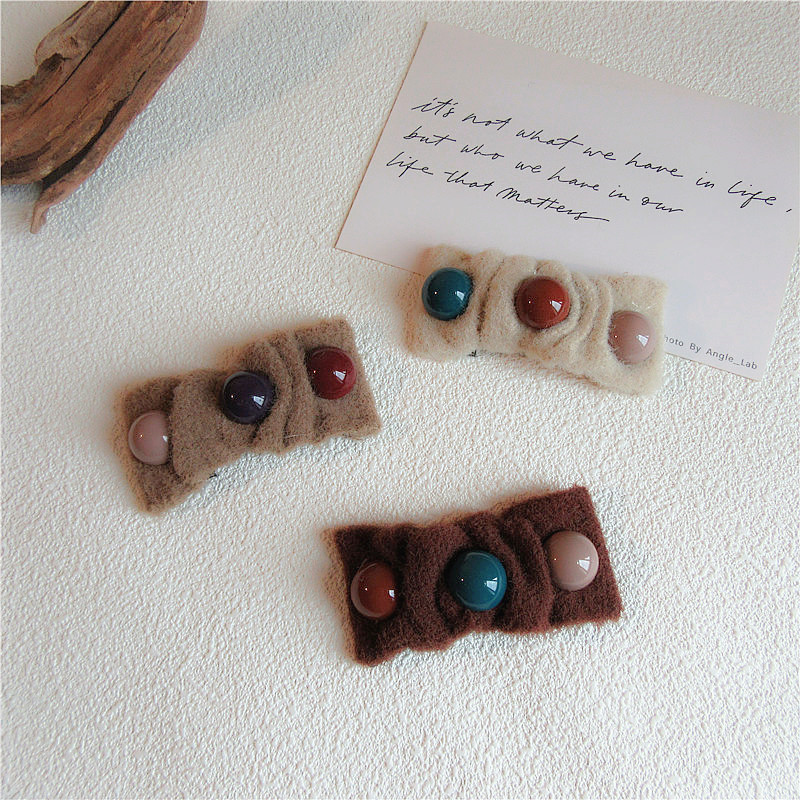 Autumn And Winter New Woolen Pearl Geometric Square Hairpin Wholesale display picture 3