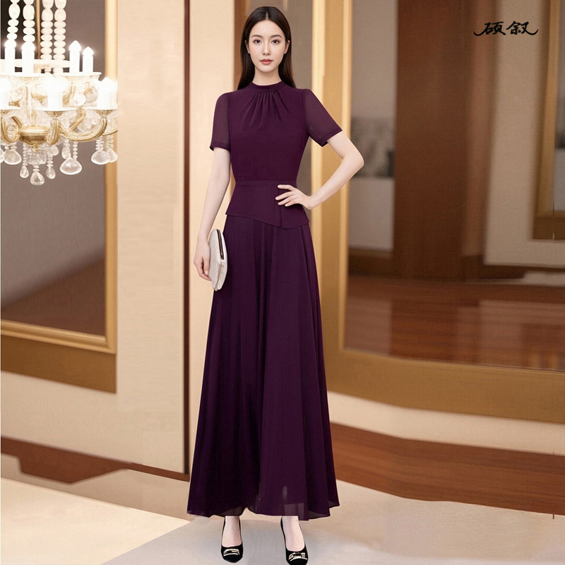 Long Dress, New Summer Collection, Slimming, High-End, Elegant, Stunningly Beautiful, Drapey, Breathable, Suitable for High-End Occasions, with a Large Hem