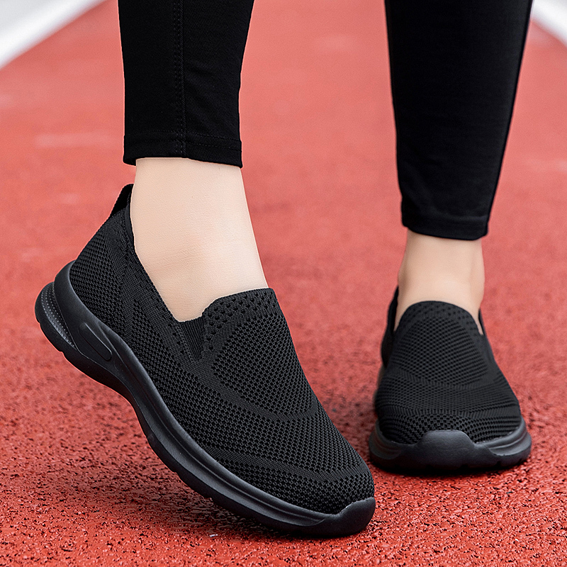 Old Beijing Cloth Shoes for Women, Spring and Summer Style, Mother's Shoes, Large Size, Black Work Sneakers, Soft Sole, Slip-On Casual Cloth Shoes Old Beijing Cloth Shoes for Women, Spring and Summer Style, Mother's Shoes, Large Size, Black Work Sneakers, Soft Sole, Slip-On Casual Cloth Shoes