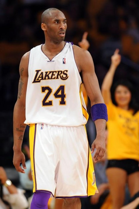 Ngắn khuỷu tay Bryant bóng rổ McGrady Iverson dài cổ tay thở mồ hôi thấm bông bóng đá thể thao an toàn đai bảo vệ đầu gối