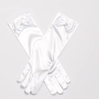 Белые перчатки с бантиком