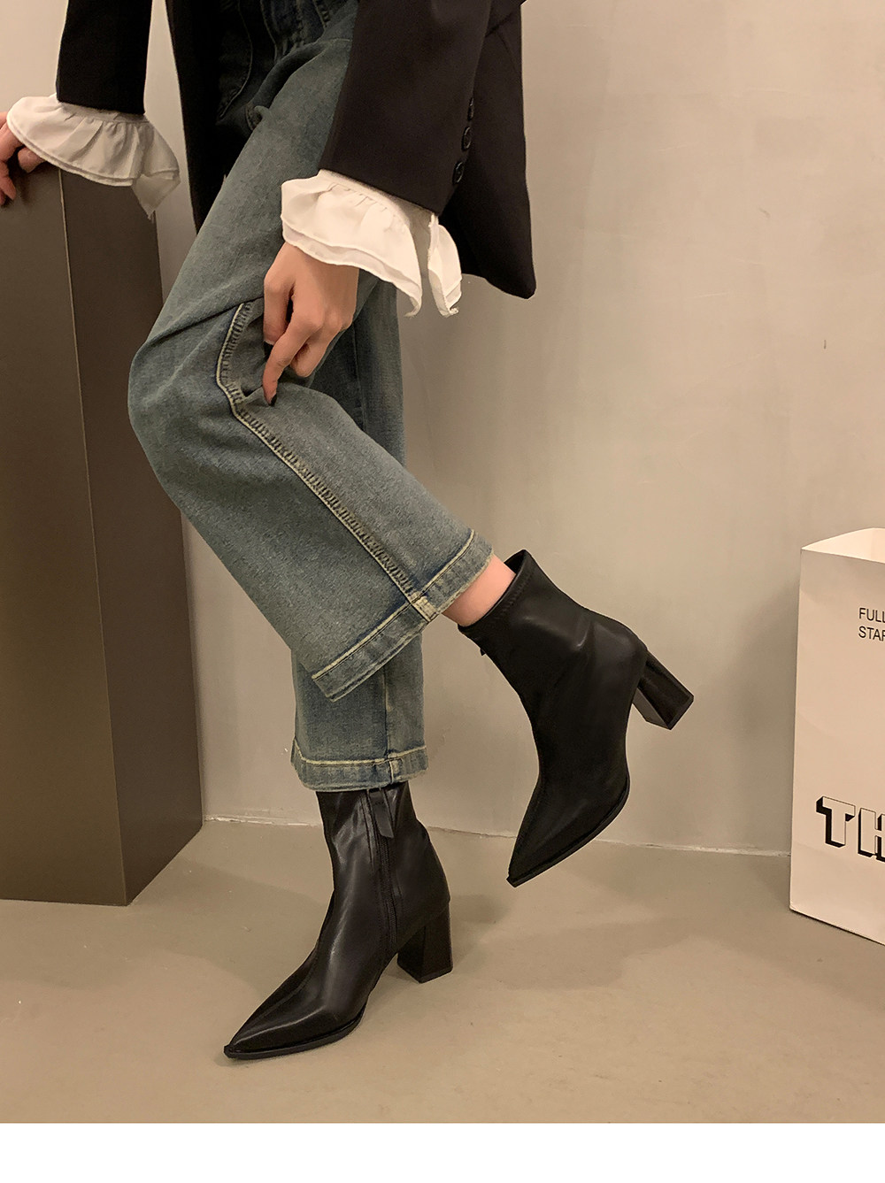 Французский эластичность Lean -Thin Boot самка 2025 осенью и зимой новый наконечник Толстые голые сапоги на высоком кабгалстук-бабочкае Лодыжка короткие трубки ботинки сын Sonlarfu/Suo Lanfu 