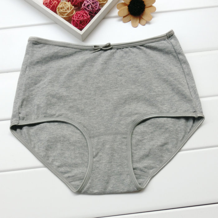 Bốn túi quần lót hình con bướm có kích thước lớn nữ cao eo phẳng bụng bụng gói hông bông 裆 bông mẹ quần lót nữ trung niên