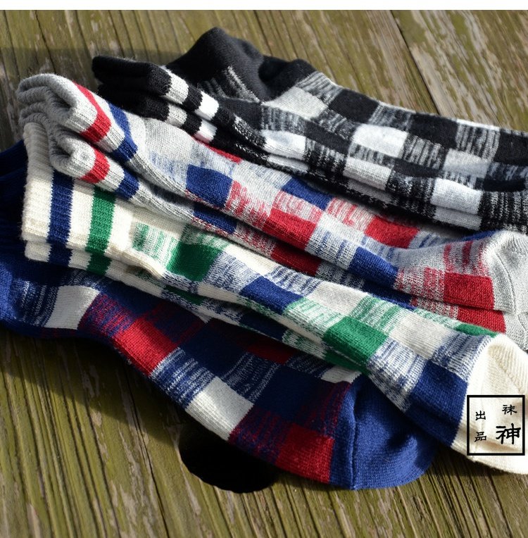 Mùa thu và mùa đông nam vớ cotton thể thao hình vuông nhấn màu cotton vớ cá tính Phong cách Harajuku xu hướng vớ nam vớ trượt ván tất nam cao cấp