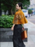 Mangxia Satin Satin Silk Silk Placeing Printed Cape
