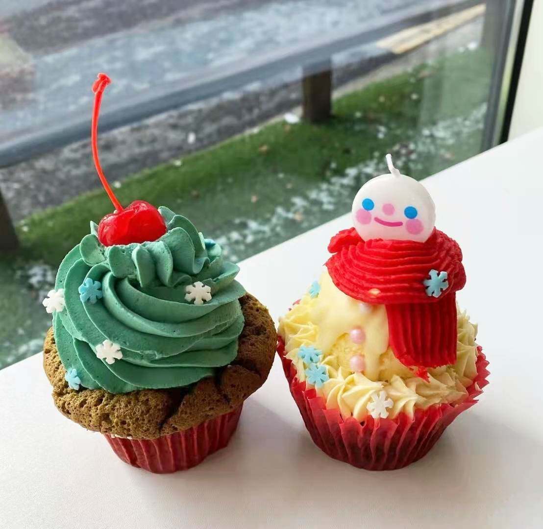 INS Christmas cute smiley candle cake decoration candle