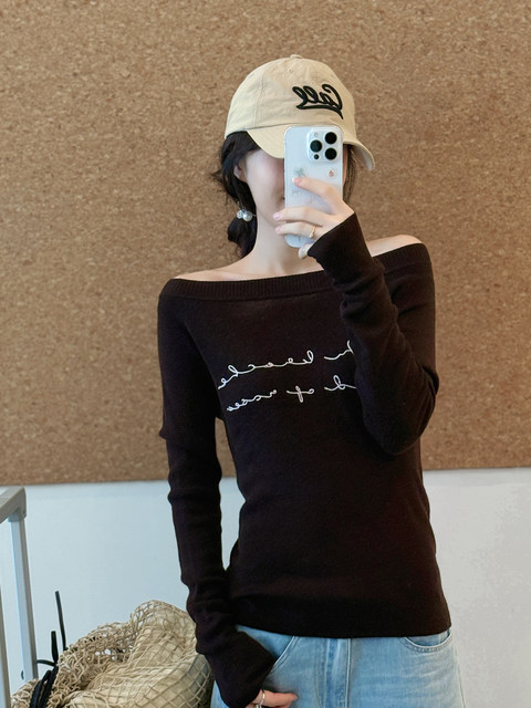 [Special Clearance] Off-The-Shoulder Knit Sweater for Women, New Autumn Style, Soft and Comfortable, Slim Fit, Short Style