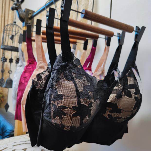 Large chest display small free steel ring large size girl fat MM vest bra petal lace lady vest 70B-110E