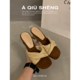 Соломенные слайдеры, тапочки, высокая дизайнерская обувь, 2025 года, тренд сезона