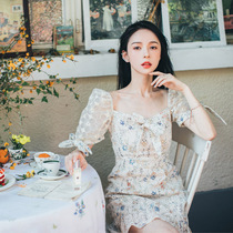 Liu Sansan three summer New hollow flower shoulder bubble sleeve lace dress temperament slim fairy dress