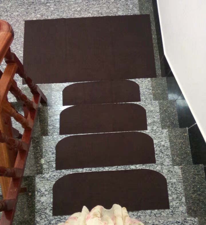 Cầu thang cầu thang pad pad free nhựa tự mồi không trượt mat thảm vận chuyển tùy chỉnh cầu thang bước pad - Thảm thảm đỏ trải sàn