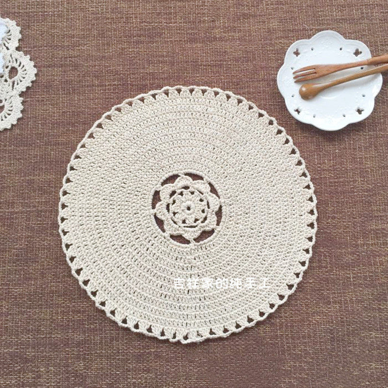 Handcrafted Crochet Hook Flower Sensual Pure Cotton Thickened Circular Trim Pan Insulated Table Mat Beige Botanical Garden Flowers