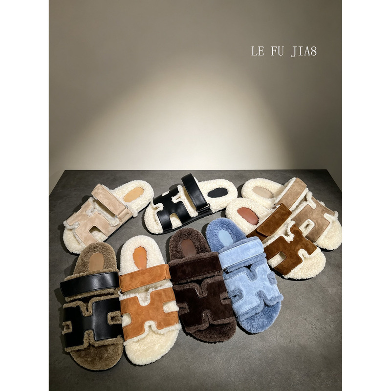 2025 Autumn/Winter New Velcro Sheepskin Thick-Soled Furry Slippers for Women, Outdoor Wear, Two-In-One Leather and Fur Slippers 2025 Autumn/Winter New Velcro Sheepskin Thick-Soled Furry Slippers for Women, Outdoor Wear, Two-In-One Leather and Fur Slippers