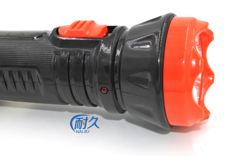 Led chói đèn pin sạc ngoài trời nhà hai bánh đèn pin mờ ánh sáng nhỏ gọn thuận tiện công cụ chiếu sáng đèn siêu sáng