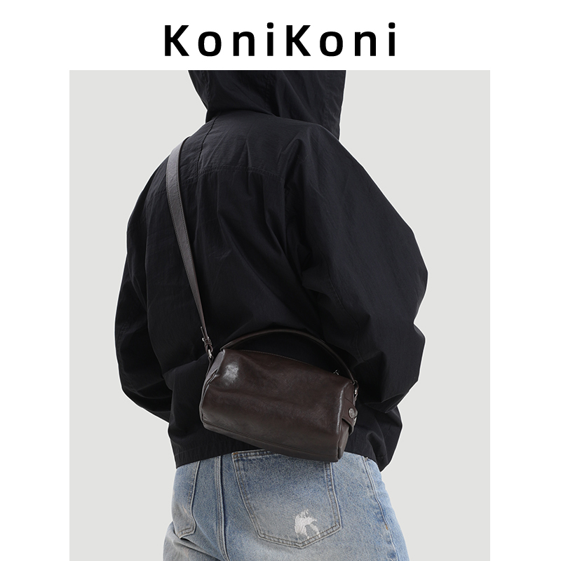 Konikoni Genuine Leather Boston Pillow Bag 2026 New High-End Cylindrical Bag Men's Shoulder Crossbody Small Bag