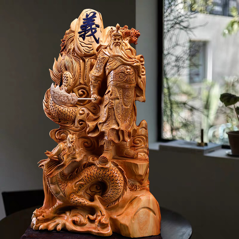 Cliff cypress root carving Chenhua material with shape decoration Guan Gongwu God of wealth Guan Erye wood carving Yi Thin Yuntian craft gift decoration