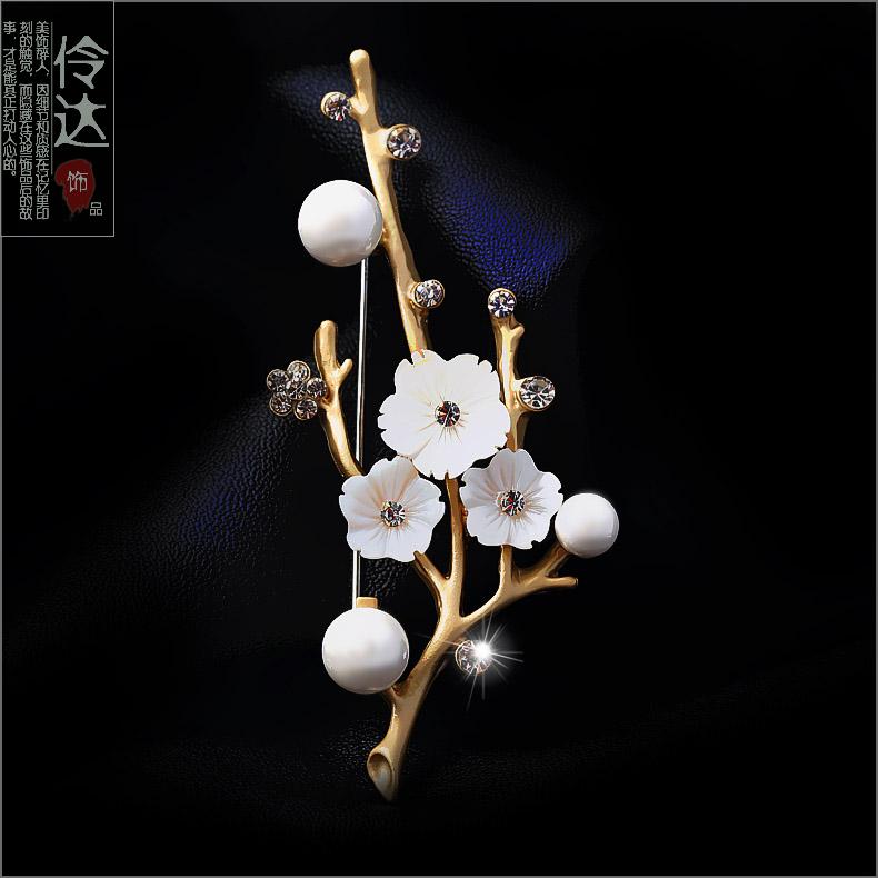 伶 达 饰品 Châu Âu và Mỹ retro giả ngọc trai hình bầu dục trâm brooch pin khăn choàng khóa tính khí đơn giản