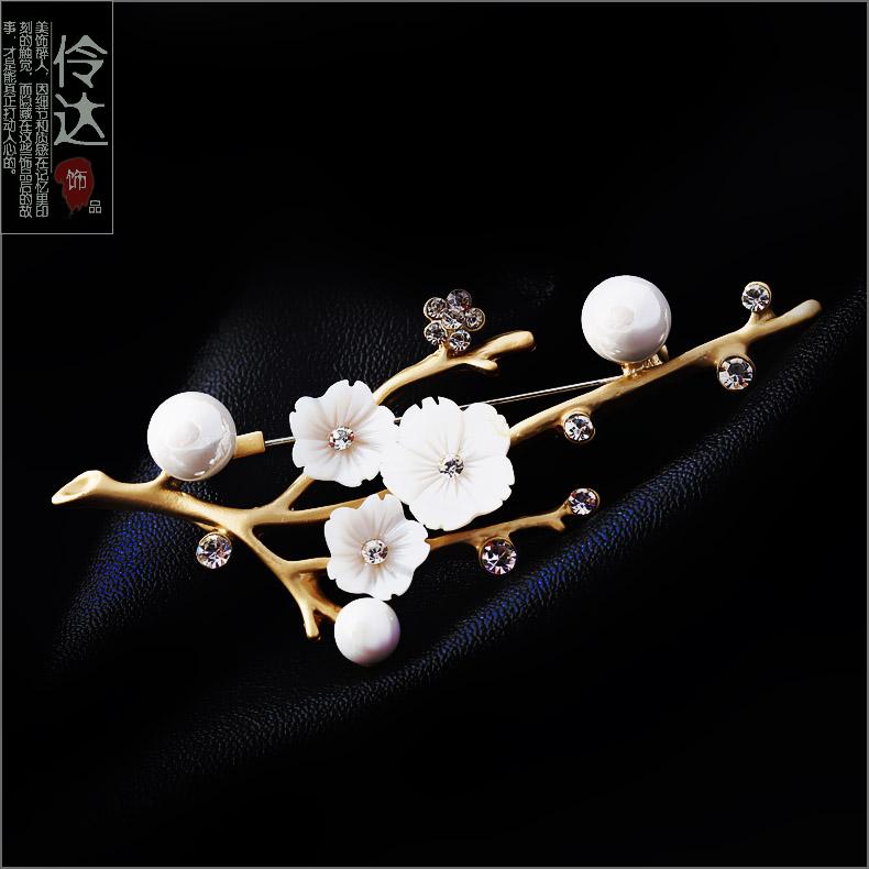 伶 达 饰品 Châu Âu và Mỹ retro giả ngọc trai hình bầu dục trâm brooch pin khăn choàng khóa tính khí đơn giản