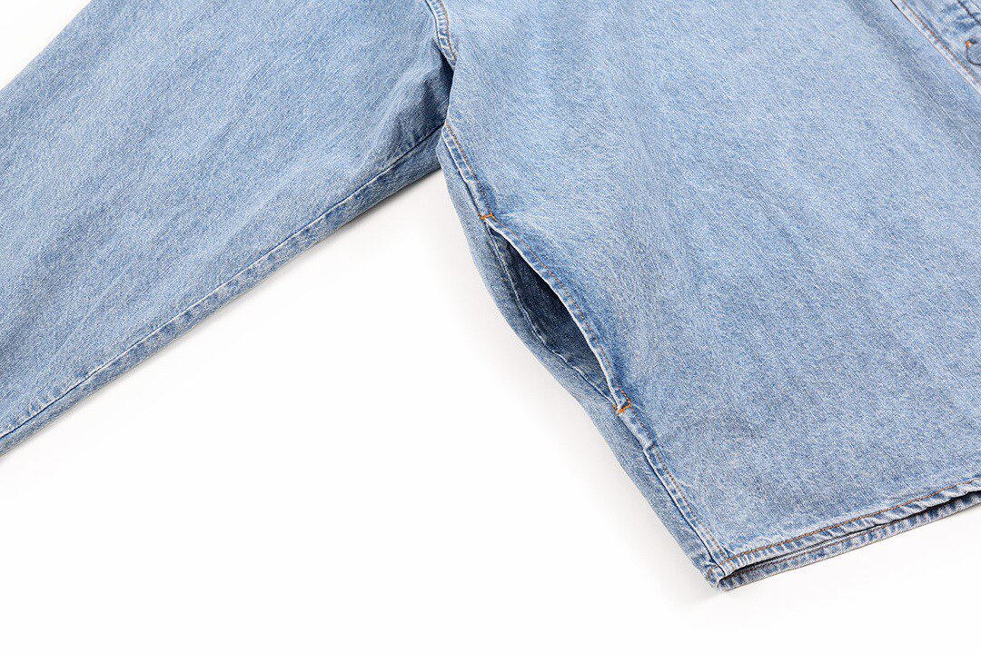 Джинсовая рубашка as denim button-up shirt as 水洗牛仔衬衫