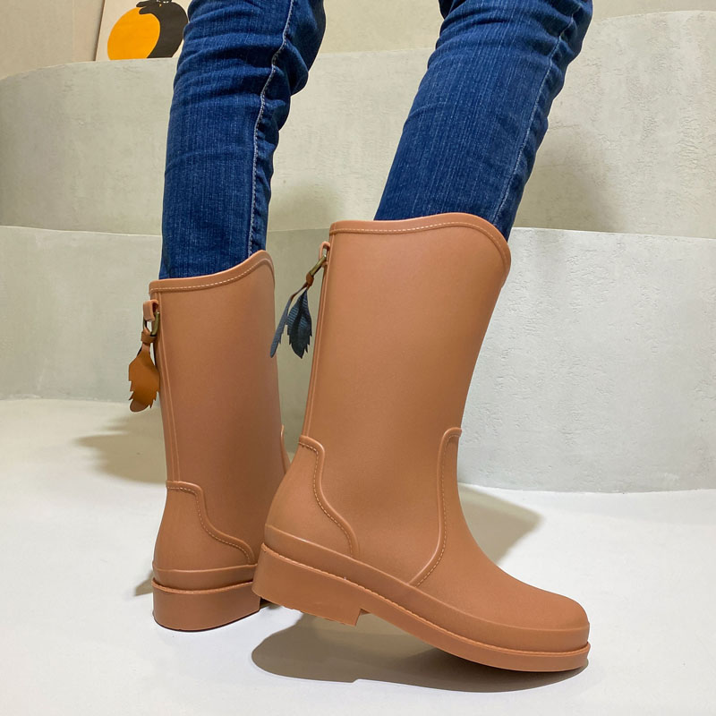 Rain Shoes Women's Middle Cylinder High Cylinder Adults Water Shoes Working Ladies 2021 New Women's Style Nets Red Good-looking Buckets Shoes Boots