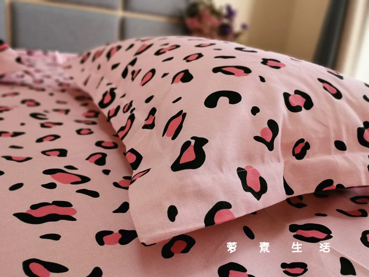 Cotton cũ thô da báo in đơn mảnh lưới đỏ bông đôi chăn mat lanh màu hồng 1,8 m giường - Khăn trải giường ra giường