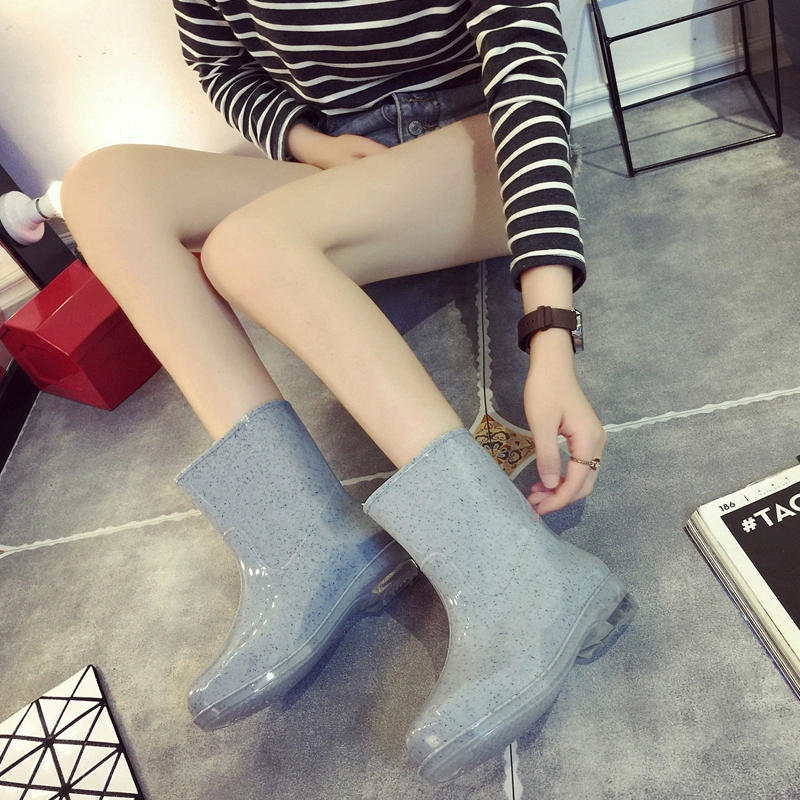 Giày mùa xuân và mùa thu mưa nữ mùa hè ấm áp cộng với giày nhung nước nữ ống mưa giày thời trang giày chống trượt rửa xe nước nhà bếp